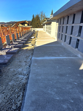 Žarni zid pokopališče Rakek Foto Marko Rupar (2)